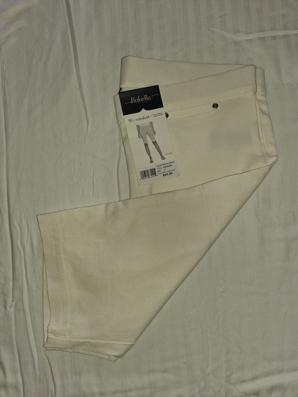 NWT RAFAELLA SNOW WHITE BERMUDA SHORTS SZ 16